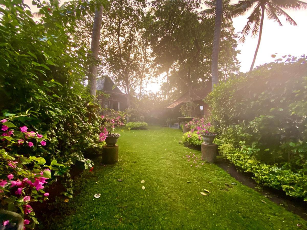 Hidden Heaven Rumah Barong Jasri 外观 照片